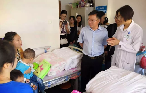 全國助殘日——政府、殘聯(lián)、醫(yī)院聯(lián)合慰問暖人心