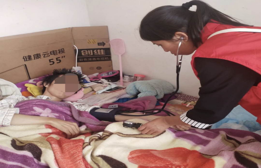 “謝謝你們給我?guī)黻柟?，讓我有了希望和決心面對(duì)未來！”