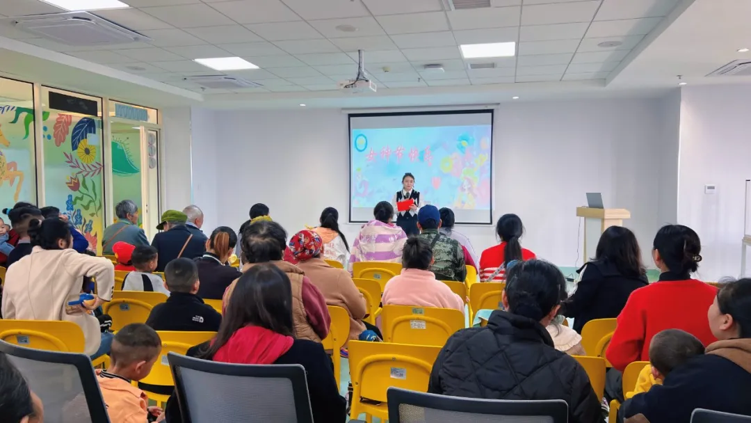 春風(fēng)有你·灼灼芳華 | 保山安利醫(yī)院黨支部聯(lián)合兒康醫(yī)學(xué)科舉辦婦女節(jié)特別活動